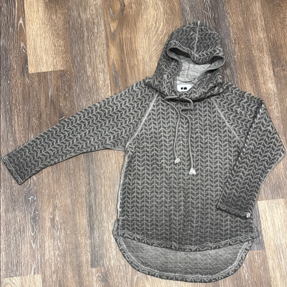 Omami Mini Gray Patterned Hooded Sweater. Size 8. NWOT.